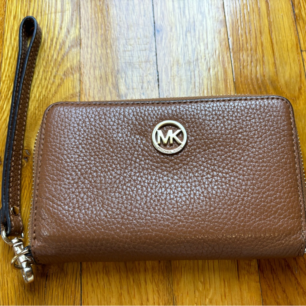 Michael Kors Tan Leather zip around wallet